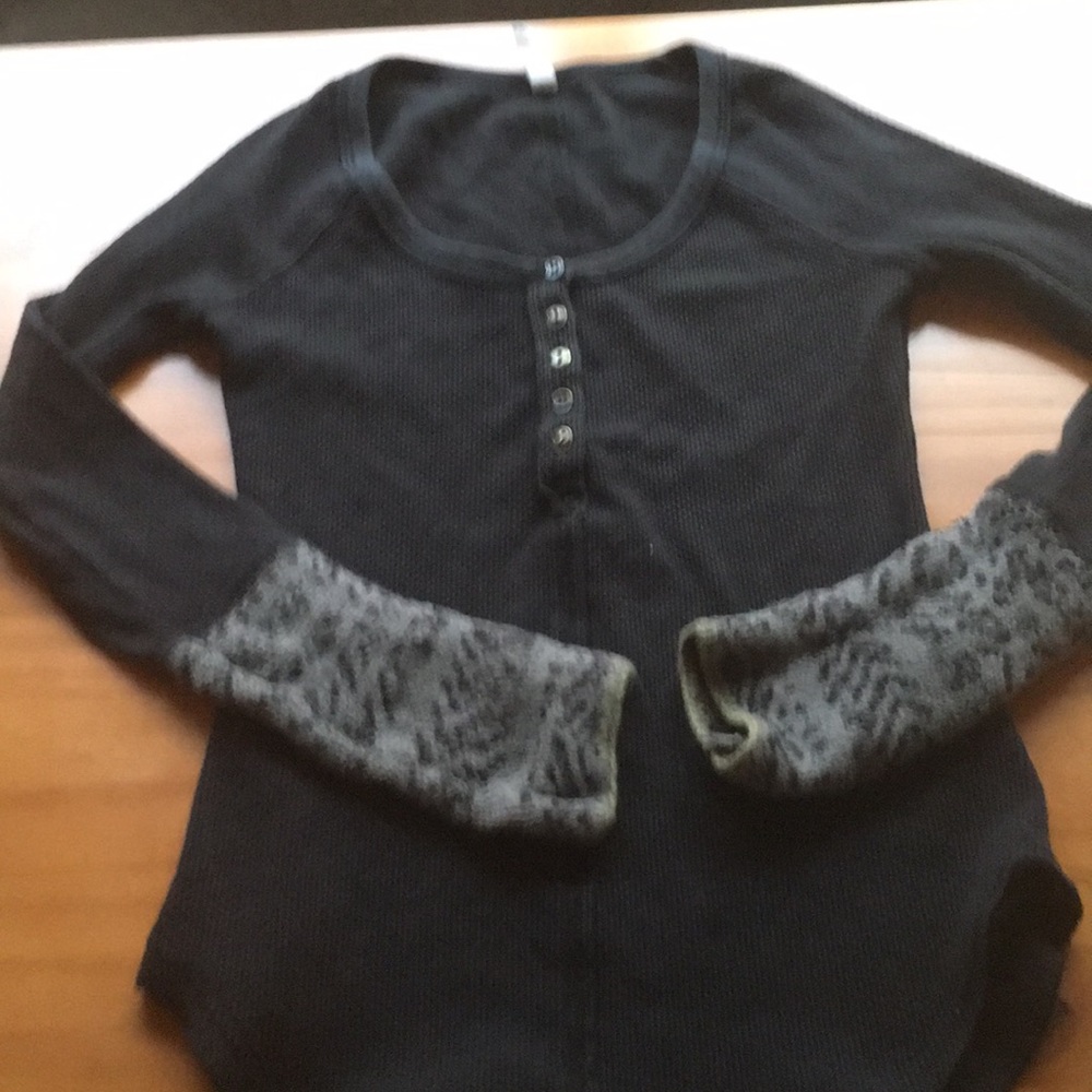 Free People black alpine cuff top